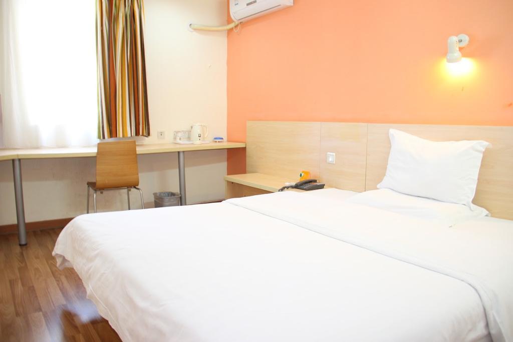 7Days Inn Dalian Wafangdian Railway Station 외부 사진